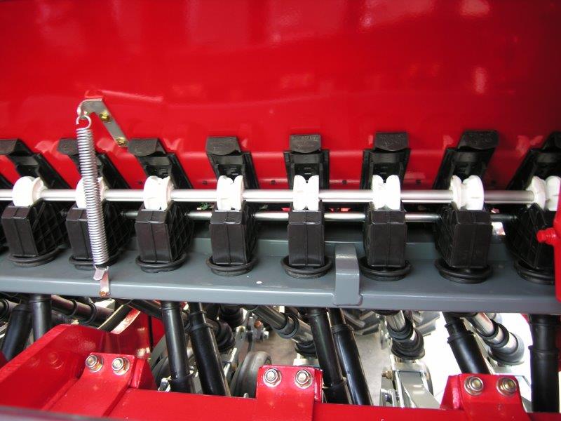 AMBER 3000 aparaty kołeczkowe do wysiewu nawozu wersja DUPLO