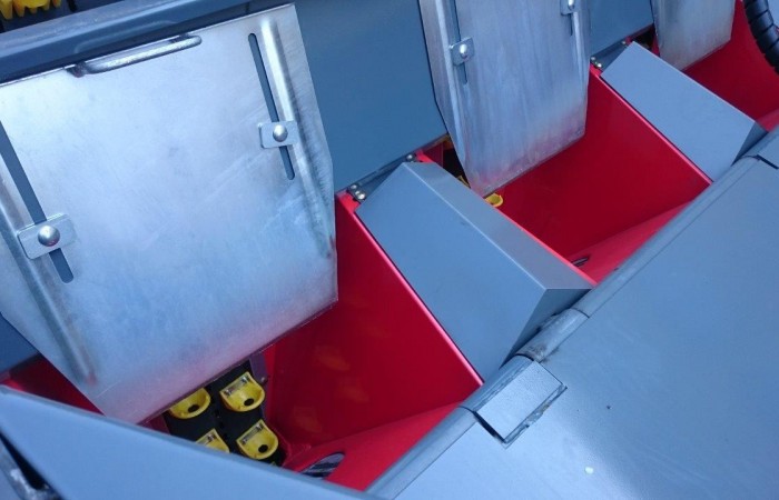 KORA 4 HP wnętrz skrzyni załadunkowej