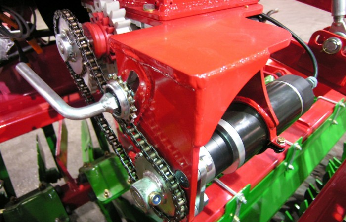 Napęd elektryczny wałka wysiewającego - Fenix