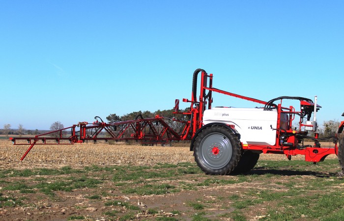 opryskiwacz_polowy_przyczepiany_UNIA_PLUS_REX_2518_2