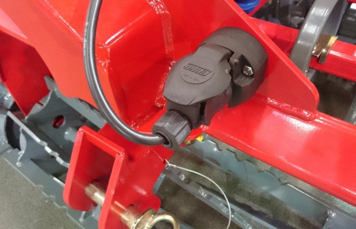 PLUS 400 - wyjście elektryczne